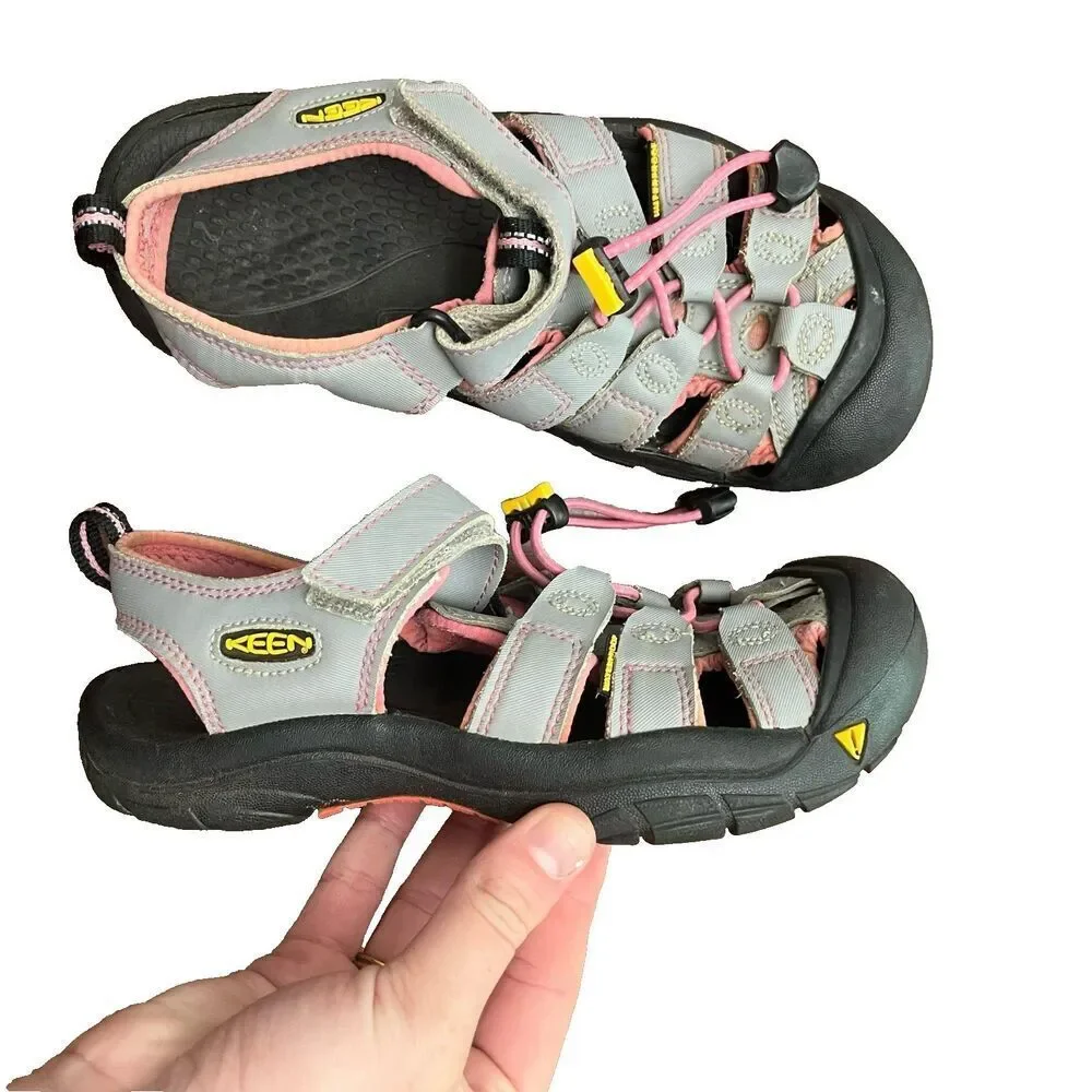Keen Unisex Kid Black Orange Water Sandals 2.5-3 Aqua Sock Close Toe Drawstring